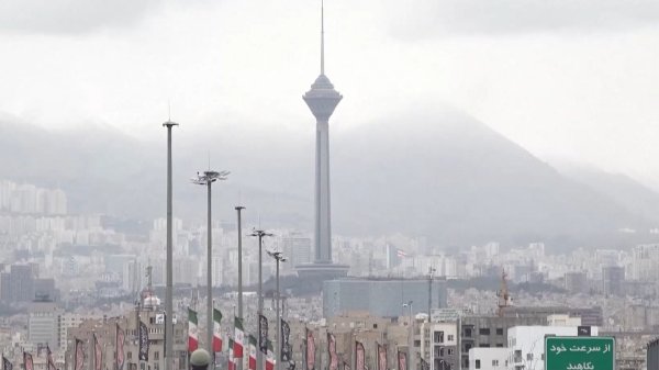 美军称再袭伊朗军事设施