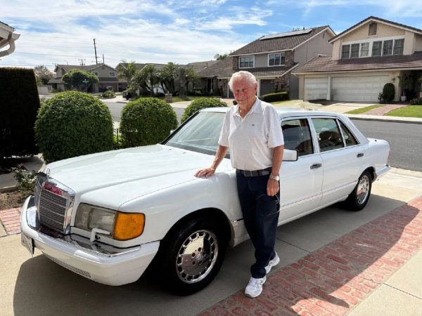 双任车主 + 原厂原漆! 这台 W126 奔驰 420 SEL 品相封神