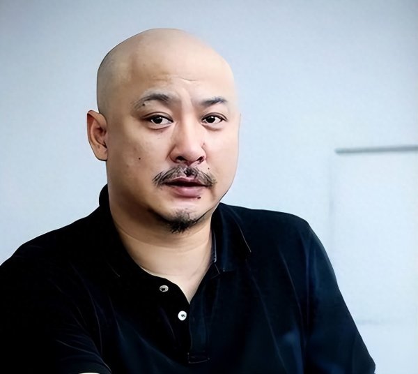 连续三天嫖娼一次嫖俩, 花800元毁掉一手女神好牌, 他图什么?