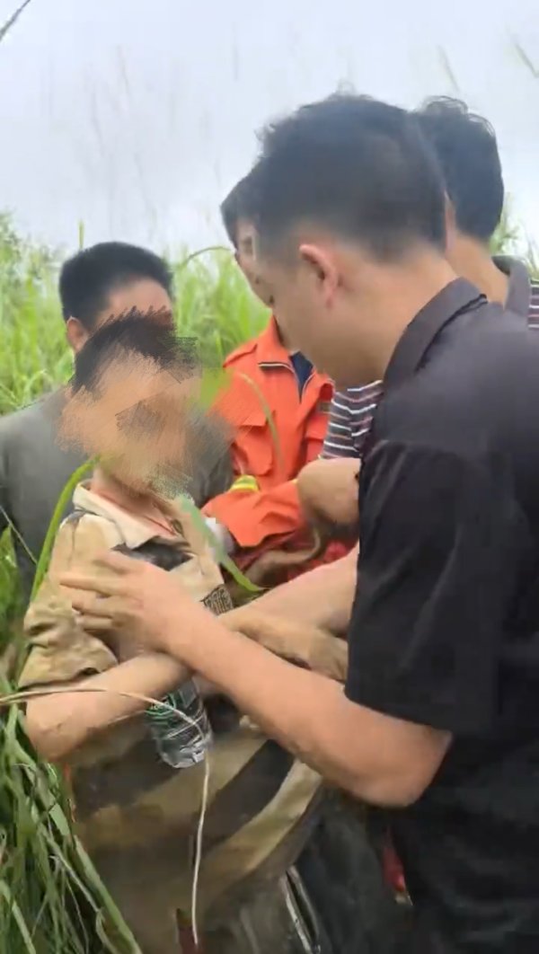 湖南新田13岁智力障碍男孩走失4天被找到: 人无碍, 被困干水潭